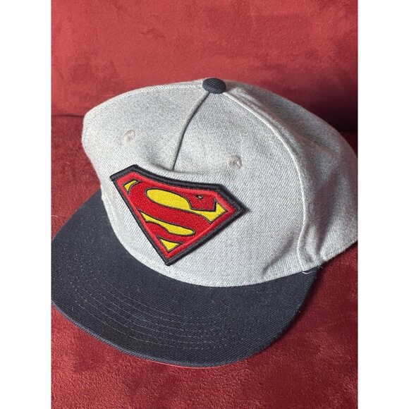 DC Comics Superman Logo Snap-Back BALL CAP Hat H&M Size - 4-8Youth‎ - Picture 1 of 6
